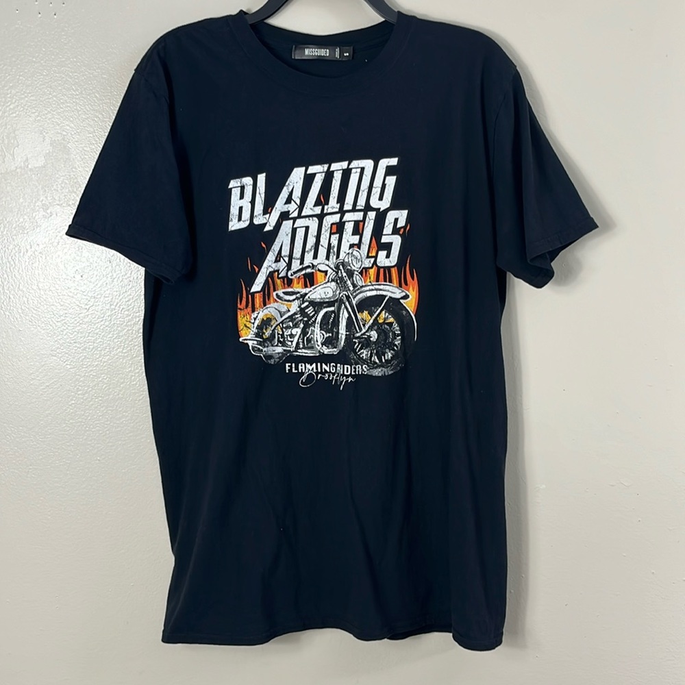 Misguided black graphic tee shirt men’s size small blazing angles